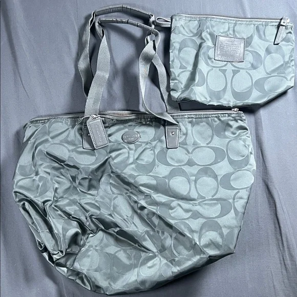 Coach Signature Nylon Packable Tote with Pouch G0019 - Picture 1 of 7